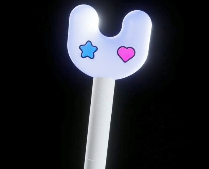 NewJeans Umumkan Nama Fandom dan Bagikan Desain Lightstick Super Gemas