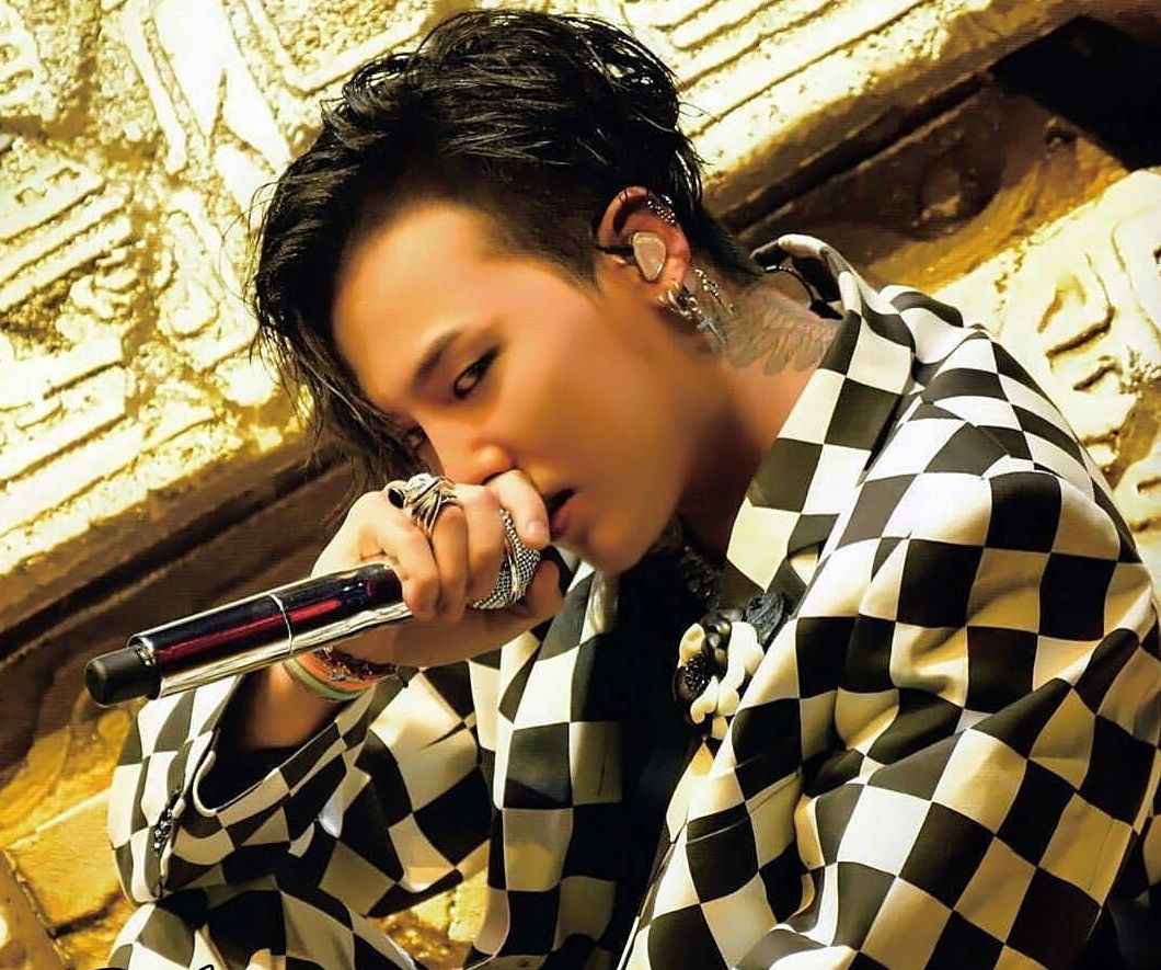 Big Bang G-Dragon memecahkan celah dan bersiap untuk comeback 1 G-Dragon Dikabarkan Mengerjakan Musik Baru dan Berencana Comeback Setelah Dua Tahun Vakum - DeskJabar