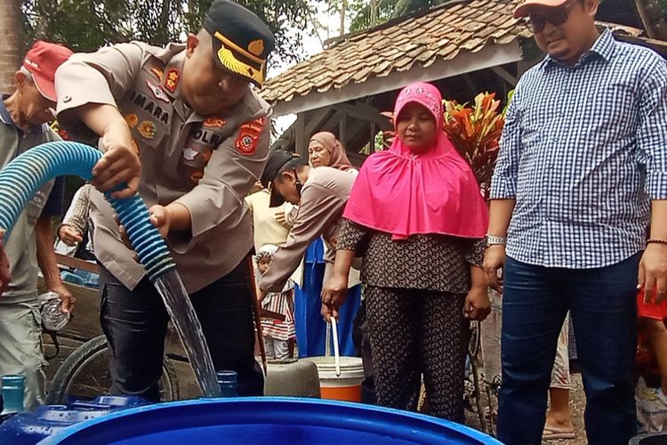 Ratusan Warga Margacinta Pangandaran Terdampak Kekeringan Bantuan Air Bersih Mulai Disalurkan