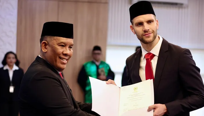 Resmi Jadi WNI, Maarten Paes Siap Perkuat Timnas Indonesia Pada ...