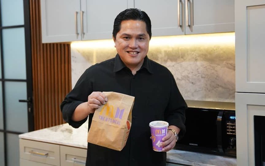Menteri BUMN, Erick Thohir ungkap kebahagiannya sempat membeli BTS Meal