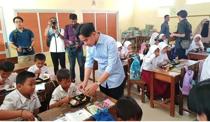 Uji Coba Program Makan Bergizi Gratis Hari Ini Di SDN Sentul Bogor ...