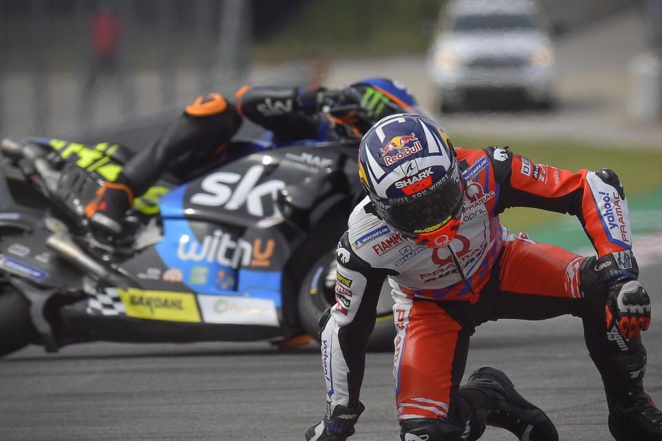 Pembalap Pramac Ducati, Johann Zarco saat terjatuh di GP Amerika, Minggu, 3 Oktober 2021.