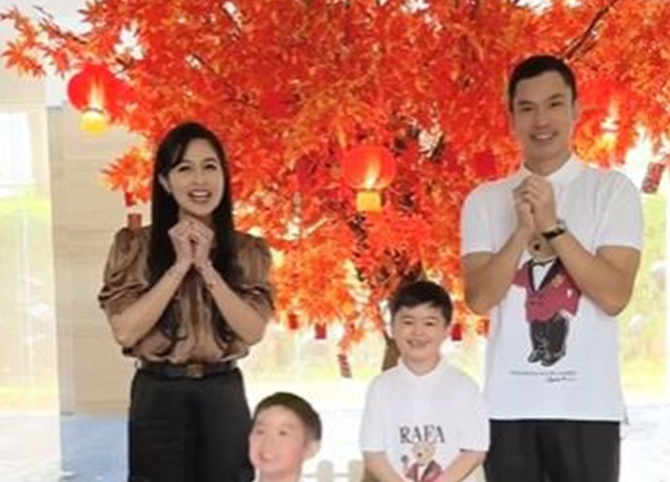 Sandra Dewi bagikan momen Imlek bersama keluarga.