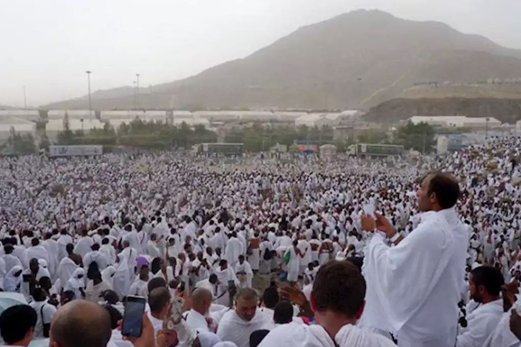 Suasana saat jamaah haji berkumpul di Padang Arafah untuk melakukan ritual puncak haji bertepatan saat tanggal 9 Zulhijjah