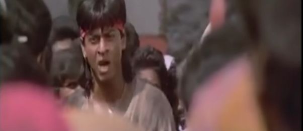 Tangkapan layar wajah garang Shah Rukh Khan di film Koyla.