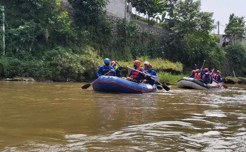 Tim Ekspedisi Sungai Ciliwung yang dipimpin Wali Kota Bogor Bima Arya.