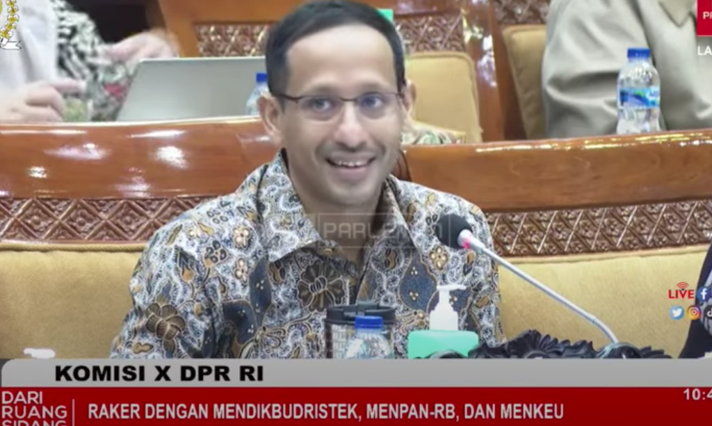 Mendikbud Nadiem Makarim menyampaikan tiga pilar solusi penyelesaian masalah guru honorer, salah satunya dengan kebijakan marketplace guru