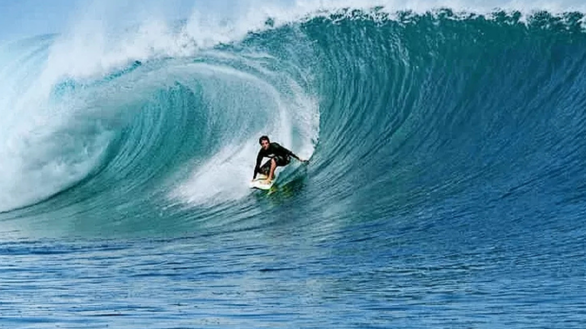 Surga Tersembunyi Di Pantai Plengkung: G-Land, Surganya Para Peselancar ...