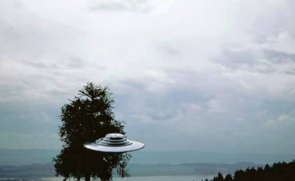 Ilustrasi pesawat UFO - Tiga fenomena UFO  bulan Mei yang mengegerkan Turki, Taiwan dan Pangkalan Militer AS 