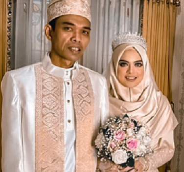 Bagaimana istri Ustaz Abdul Somad, Fatimah Az Zahra merespon heboh deportasi suaminya oleh Singapura? Cek profil istri Ustaz Abdul Somad
