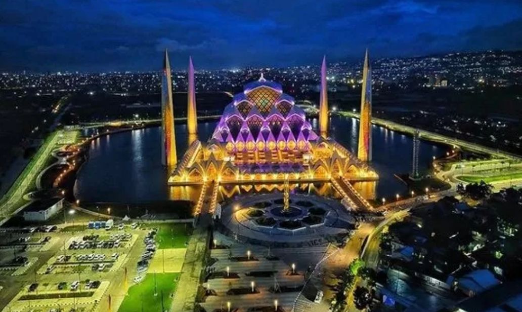 Masjid Al Jabbar yang didalamnya memiliki Galeri Rasulullah yang akan dibuka tanggal 4 Ramadhan 2023.