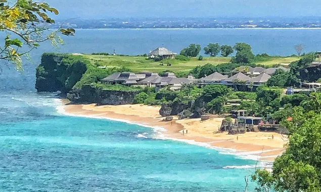 Mengulas Pesona Keindahan Pantai Dreamland Bali yang Eksotis