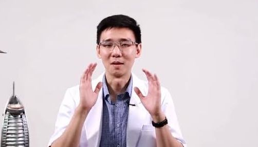 dr. Sung menjelaskan bahaya makan nasi dan mie instan secara bersamaan.