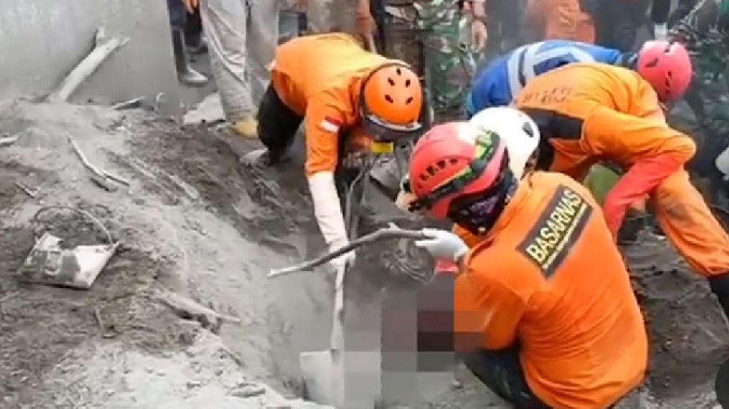 Ibu Dan Anak Tewas Diterjang Lahar Panas Pasca Erupsi Gunung Semeru