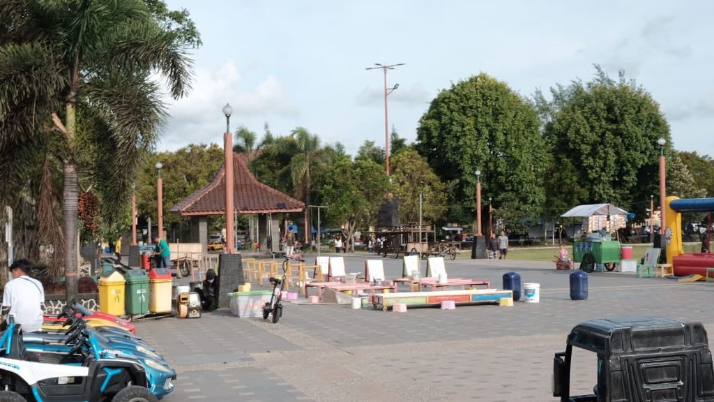Alun-alun Kebumen bakal direnovasi.