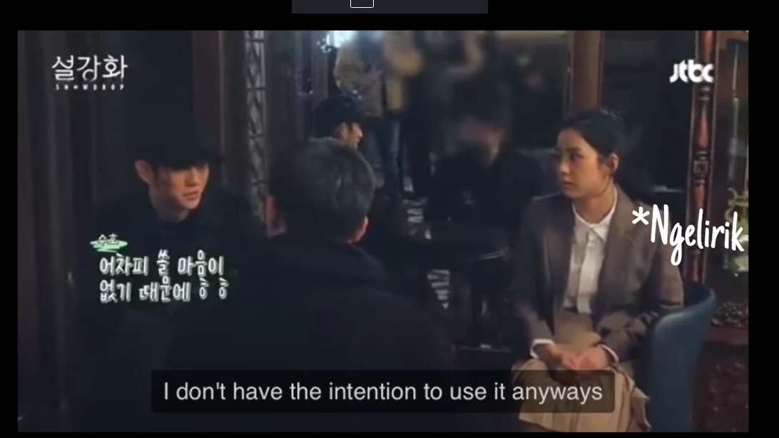 Beberapa kali Jisoo terilhat sedang menatap Jung Hae In, dan kadang Jung Hae In menyadari hal tersebut.