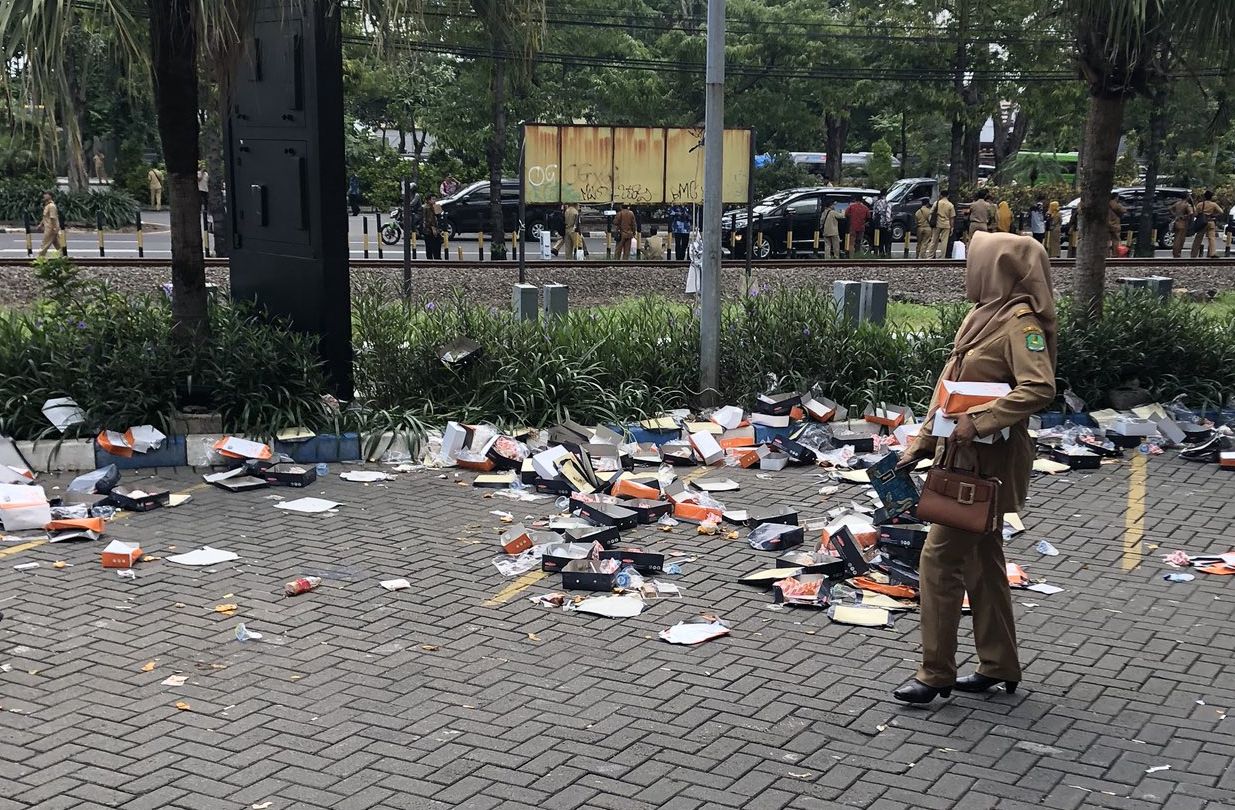 kondisi sampah berserakan