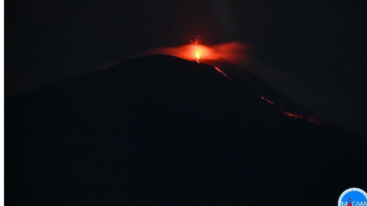 Gunung Ile Lewotolok Di Lembata Ntt Kembali Erupsi Suara Lamaholot