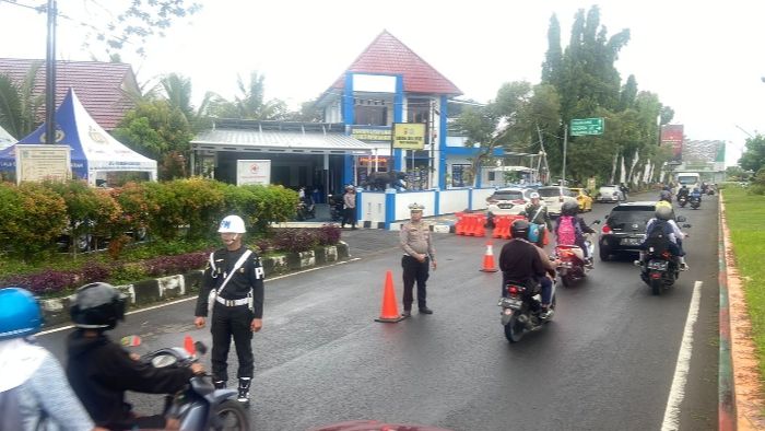 Anggota Satlantas Polres Pangandaran bersama TNI sedang menggelar razia kendaraan beberapa waktu lalu.