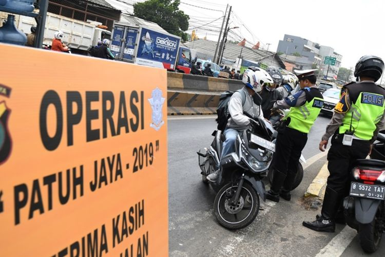 Operasi Patuh Jaya 2023 di Depok, Polisi Tilang Ratusan Pengendara dalam Dua Hari