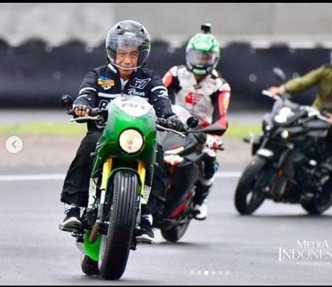 Ngeng! Presiden Jokowi Cobain Sirkuit Mandalika Bawa Motor Kawasaki W175 Custom 