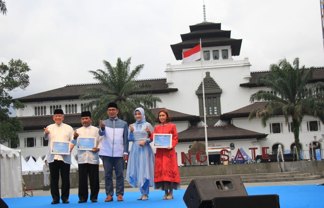 Atalia Ucapkan Terimakasih di Gelaran BUBOS 7, Pembagian Rantang Cinta Sukses Dibagikan ke Berbagai Daerah di Jabar