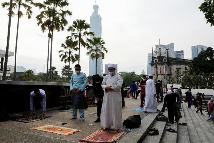 Wajib Lapor Satgas Covid 19 Simak Panduan Shalat Idul Fitri Di Lapangan Atau Masjid Pikiran Rakyat Com