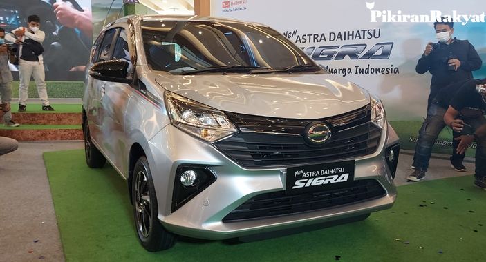 10 Mobil Terlaris di Indonesia Desember 2022: Sigra Kalahkan Avanza, Hilux Bikin Kejutan