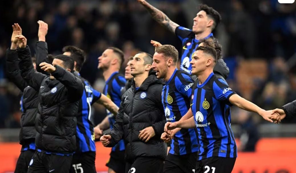 Inter Milan Tutup Akhir Tahun Jadi Pemuncak Klasemen Liga Italia Usai Bungkam Lecce 2-0.