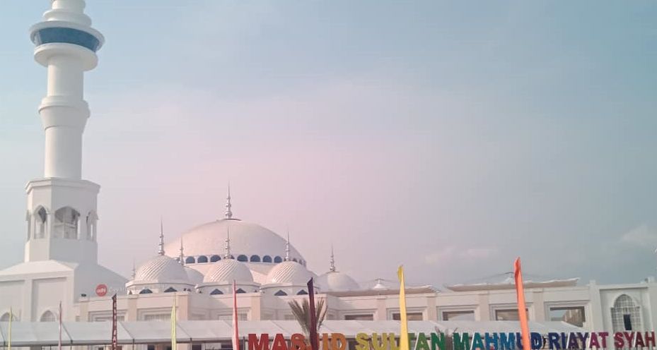 Masjid Sultan Mahmud Riayat Syah, Masjid Agung di Batam yang merupakan salah satu tempat wisata religi.
