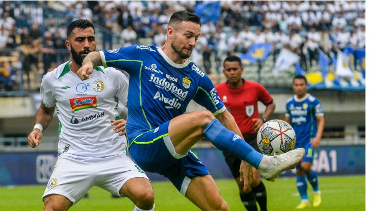 Marc Klok tetap bela Persib Bandung, meski dapat panggilan Timnas Indonesia. 