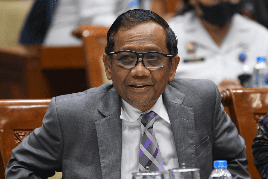 Mahfud MD menerima laporan terbaru terkait pergerakan mencurigakan Rp300 triliun di Kemenkeu.