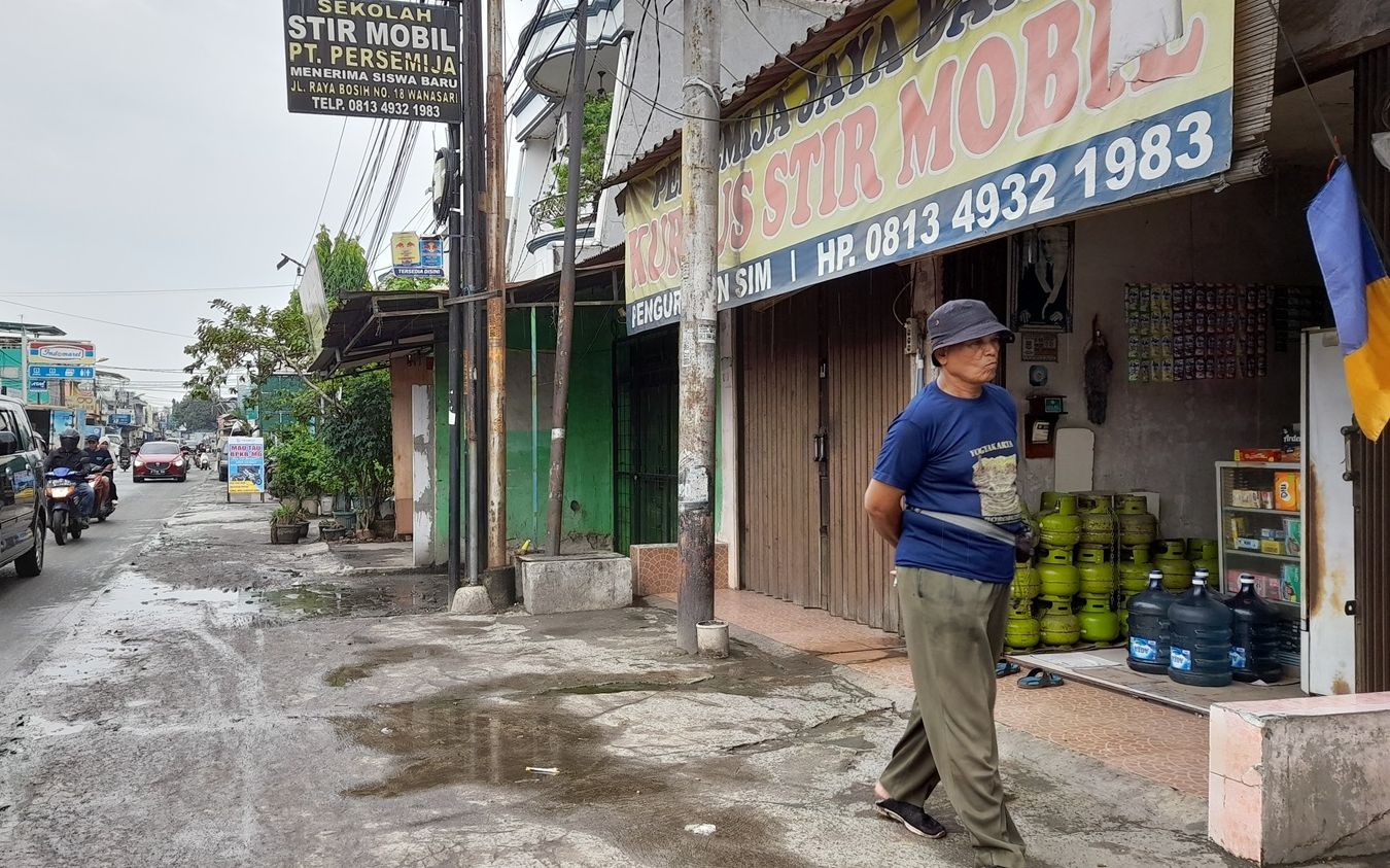Lokasi curanmor yang turut menggusur seorang perempuan hingga 150 meter di Jalan Raya Bosih Cibitung Kabupaten Bekasi.