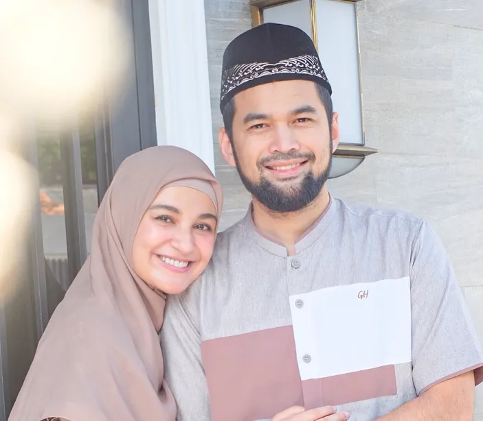 Tahun Menikah Shireen Sungkar Bocorkan Peraturan Teuku Wisnu Saat