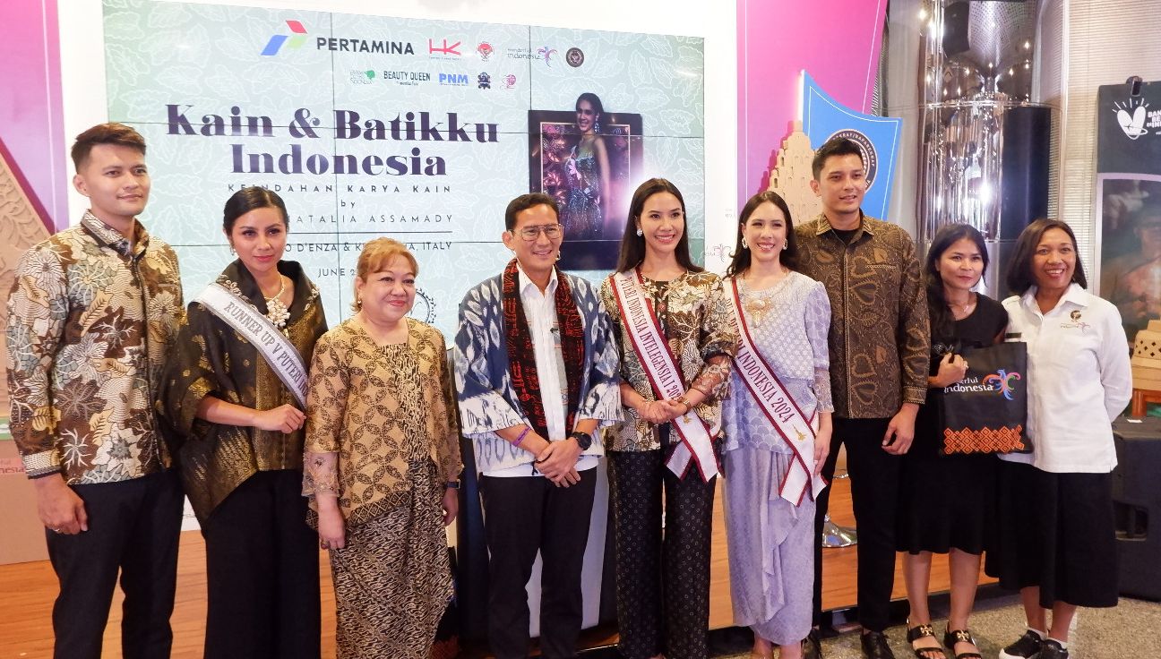 Puteri Indonesia saat bertemu dengan Menparekraf Sandiaga Uno