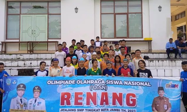  Atlet Renang dari 27 SMP Se-Kota Jambi Berlaga Pada Perlombaan Kejuaraan O2SN