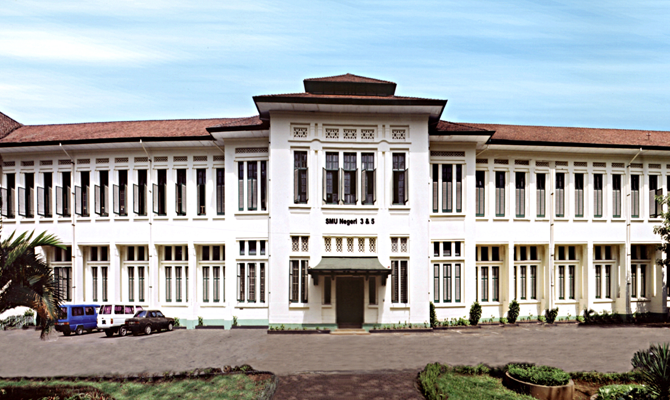 SMA N 3 Bandung masuk dalam daftar sekolah negeri terbaik di Kota Bandung Jawa Barat dalam PPDB SMA TA 2023-2024.