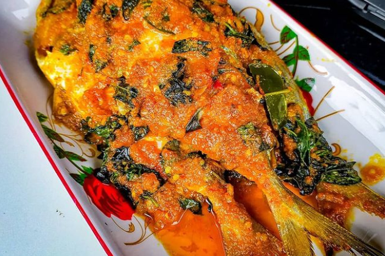 Resep dan Cara Membuat Ikan Kembung Bumbu Kuning yang Sedap dan Nikmat khas Nusantara - Berita DIY