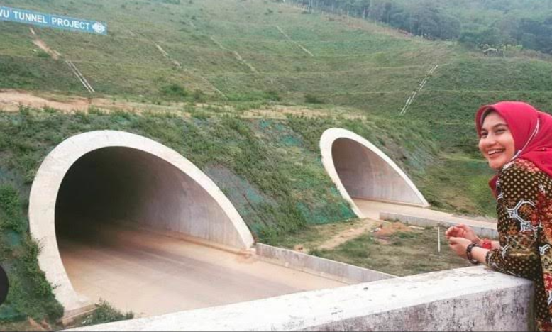 Dua terowongan kembar di ruas tol Cisumdawu sebagai solusi agar pembangunan jalan tol tidak merusak lingkungan. Menteri PUPR Basuki Hadimuljono beharap, pembangunan Tol Getaci ruas Gedebage-Tasikmalaya yang bentang alamnya sangat bagus juga memperhatikan lingkungan dan kualitas.