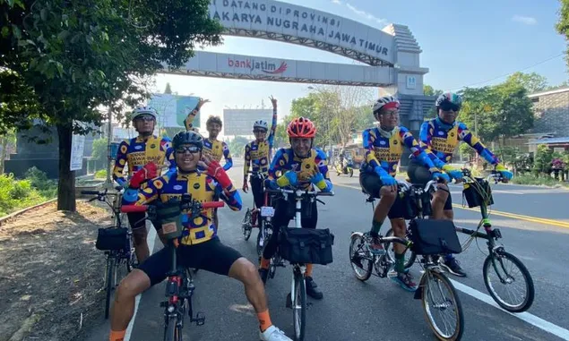 Komunitas Brompton Semarang  dan Sinar Bike Cycle Rela Gowes 1000 KM Jawa Bali untuk Charity Kaki Palsu