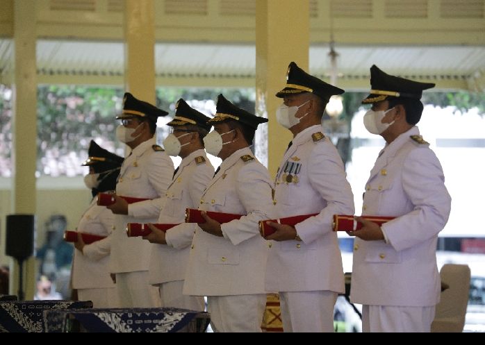 Para Bupati dan Wakil Bupati yang dilantik di Kepatihan Yogyakarta pada hari Jumat 26 Februari 2021. 