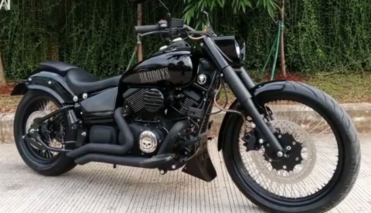 SM Sport V16 yang di custom ala Bobber Harley Davidson Fat Boy