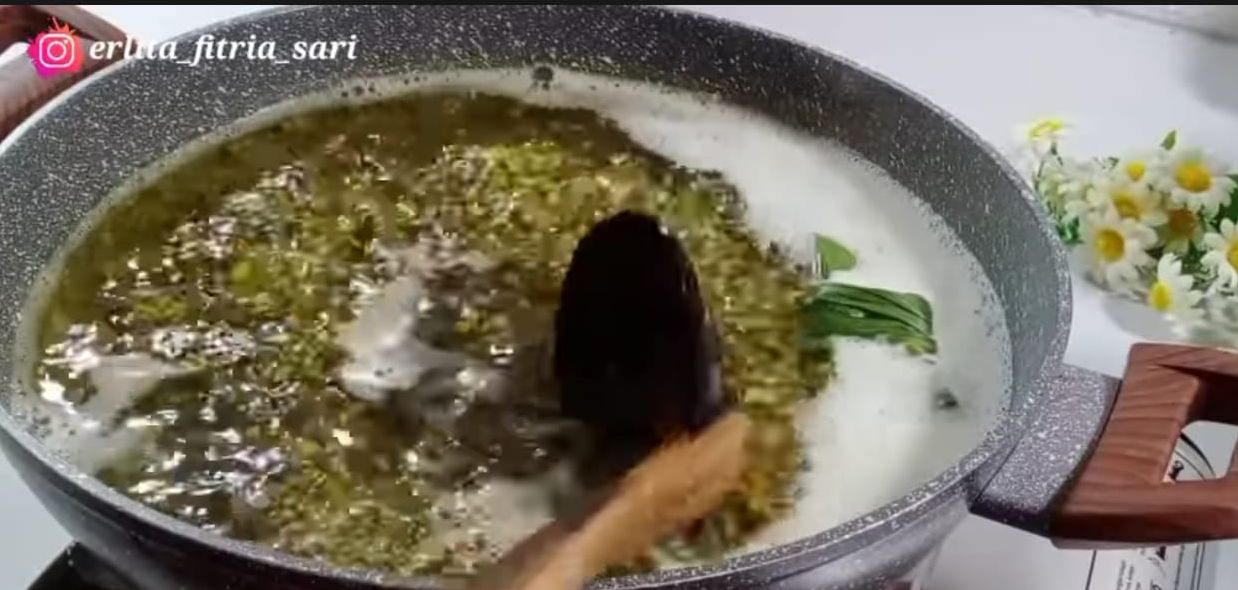 Membuat bubur kacang hijau ini gampang banget, ga ribet, ga pake lama, dan yang pasti anti gagal. 