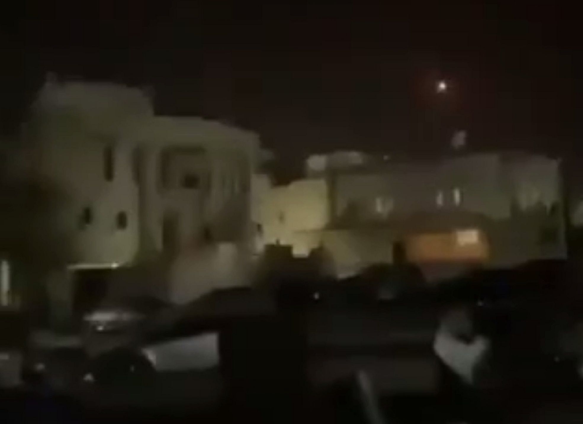 Ratusan rudal Iran menyerang Israel