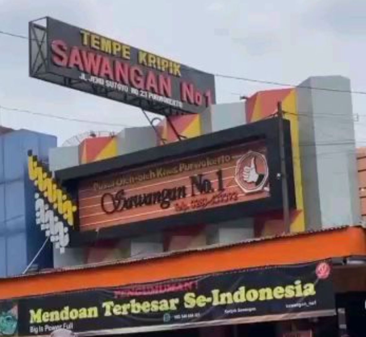 Toko oleh oleh Purwokerto, tempat beli mendoan terbesar di Indonesia Nih... 