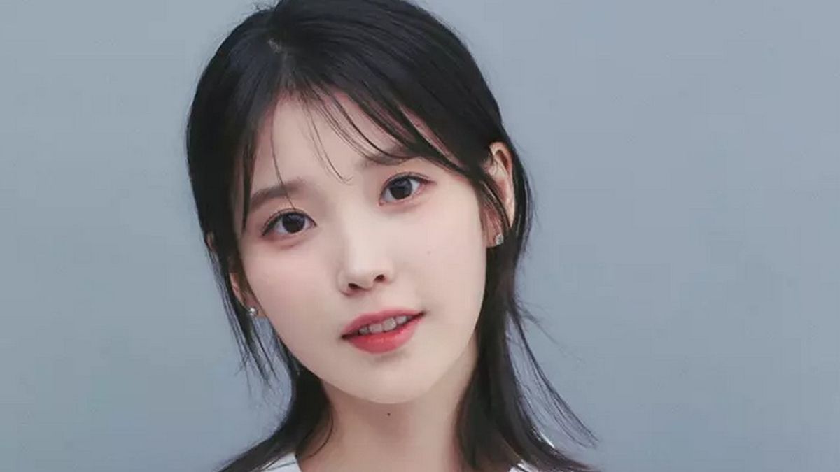 IU Resmi Umumkan Akan Gelar Konser Bertajuk '2024 IU H.E.R World Tour