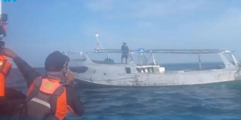KMN Ilham Kajang dengan 10 nelayan di perairan Bulukumba belum diketahui nasibnya