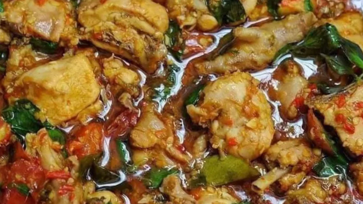 Ayam Woku: Sensasi Pedas Dan Rempah Yang Menggoda Dari Manado