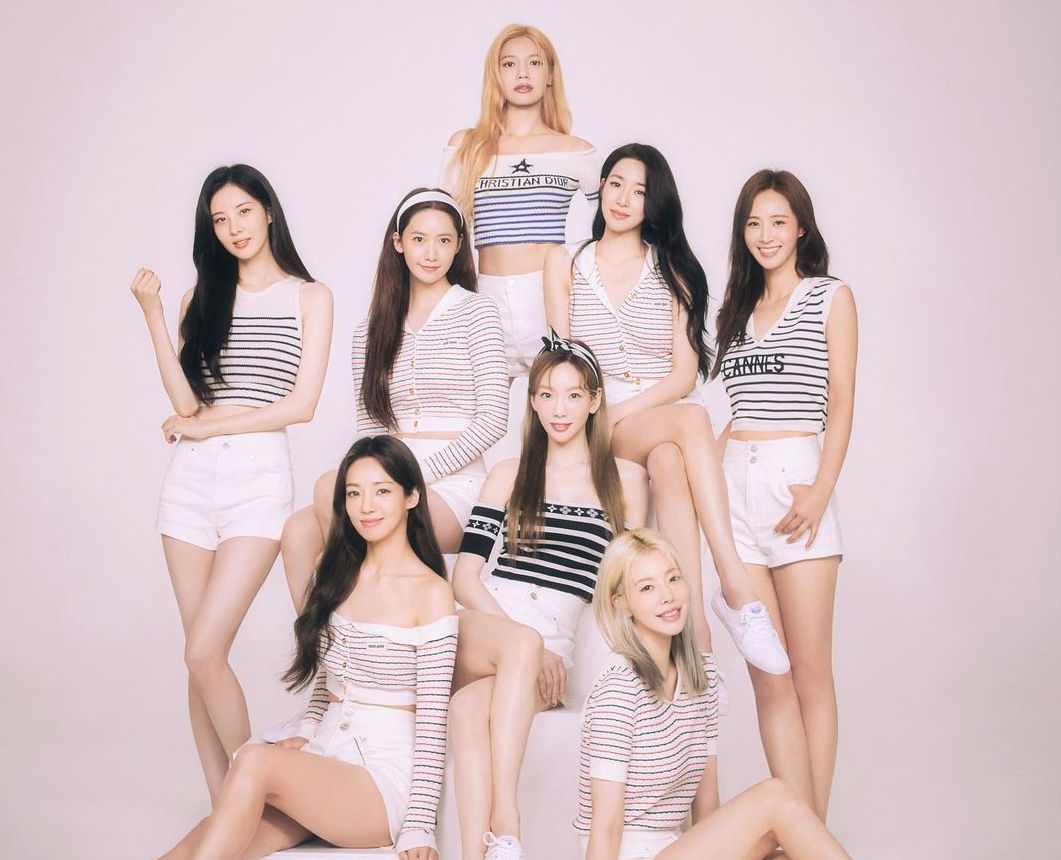 Llirik lagu berjudul FOREVER 1 oleh Girls Generation, comeback terbaru lengkap dengan terjemahan Indonesia.